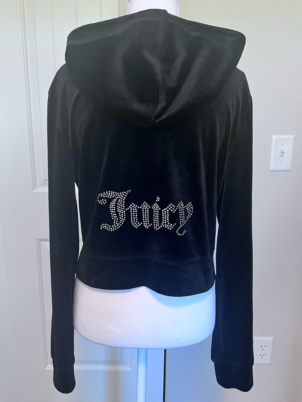 Juicy Couture Black Velour Crop Hoodie Rhinestone 'Juicy' Back Logo Sz Large
